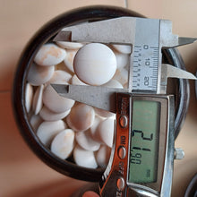 Load image into Gallery viewer, #C365 - Size 25 Slate and Shell Go Stones (Japanese) and Go Bowls (Chestnut) Set - Suwabute