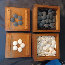 Load image into Gallery viewer, #C368 - Size 20 Slate and Shell Go Stones (Japanese) and Go Boxes Set - Suwabute