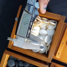 Load image into Gallery viewer, #C368 - Size 20 Slate and Shell Go Stones (Japanese) and Go Boxes Set - Suwabute