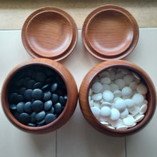 Load image into Gallery viewer, #C374 - Size 30 Slate and Shell Go Stones (Japanese) and Go Bowls (Keyaki) Set - Suwabute
