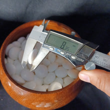Load image into Gallery viewer, #C378 - Size 31 Go Stones (Slate and Snow-grade Clamshell) and Go Bowls (Quince) Set