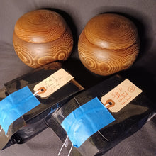 Load image into Gallery viewer, #C403 - Size 31 Slate and Shell Go Stones (Japanese) and Go Bowls (Chestnut) Set - Suwabute - Off-Spec