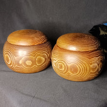 Load image into Gallery viewer, #C403 - Size 31 Slate and Shell Go Stones (Japanese) and Go Bowls (Chestnut) Set - Suwabute - Off-Spec