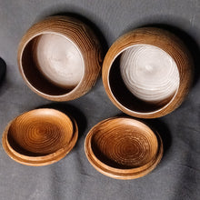 Load image into Gallery viewer, #C403 - Size 31 Slate and Shell Go Stones (Japanese) and Go Bowls (Chestnut) Set - Suwabute - Off-Spec