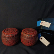 Load image into Gallery viewer, #C411 - Size 15 Go Stones (Japanese Slate and Clamshell) and Go Bowls (Lacquered) Set