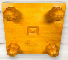 Load image into Gallery viewer, #J1425255 - 13.5cm Floor Board Set - Kaya - Kiomote - Size 32 Slate & Shell - Oak Bowls - Free FedEx Shipping