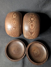Load image into Gallery viewer, #C418 - Size 20 Slate and Shell Go Stones (Japanese) and Go Bowls Set (Chestnut)