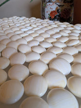 Load image into Gallery viewer, #C419 - Size 36 Slate and Shell Go Stones (Japanese) and Go Bowls (Camphor) Set - Suwabute
