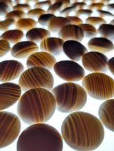 Load image into Gallery viewer, #C443 - Size 30 Slate and Shell Go Stones (Japanese) and Go Bowls (Keyaki) Set - Suwabute - Kaishi