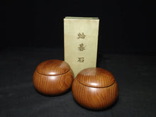 Load image into Gallery viewer, #J1470802 - 17cm Floor Board Set - Shinkaya Tenchi-masa Cut - Keyaki Bowls - Size 34 Slate & Shell - Free FedEx Shipping