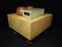 Load image into Gallery viewer, #J1470802 - 17cm Floor Board Set - Shinkaya Tenchi-masa Cut - Keyaki Bowls - Size 34 Slate & Shell - Free FedEx Shipping