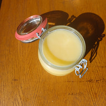Load image into Gallery viewer, Monkey Butter - Mineral Oil based Paste Wax for Go Boards and Go Bowls - Accessory