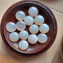 Load image into Gallery viewer, Agate & Onyx Set - Size 36-40 Bi-convex Go Stones and Dark Keyaki Go Bowls - #C137