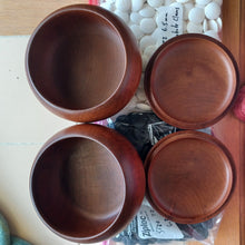 Load image into Gallery viewer, #C180 - Size 22 Suwabute Clamshell Set - L Cherry / Mulberry Bowls - Slate and Shell