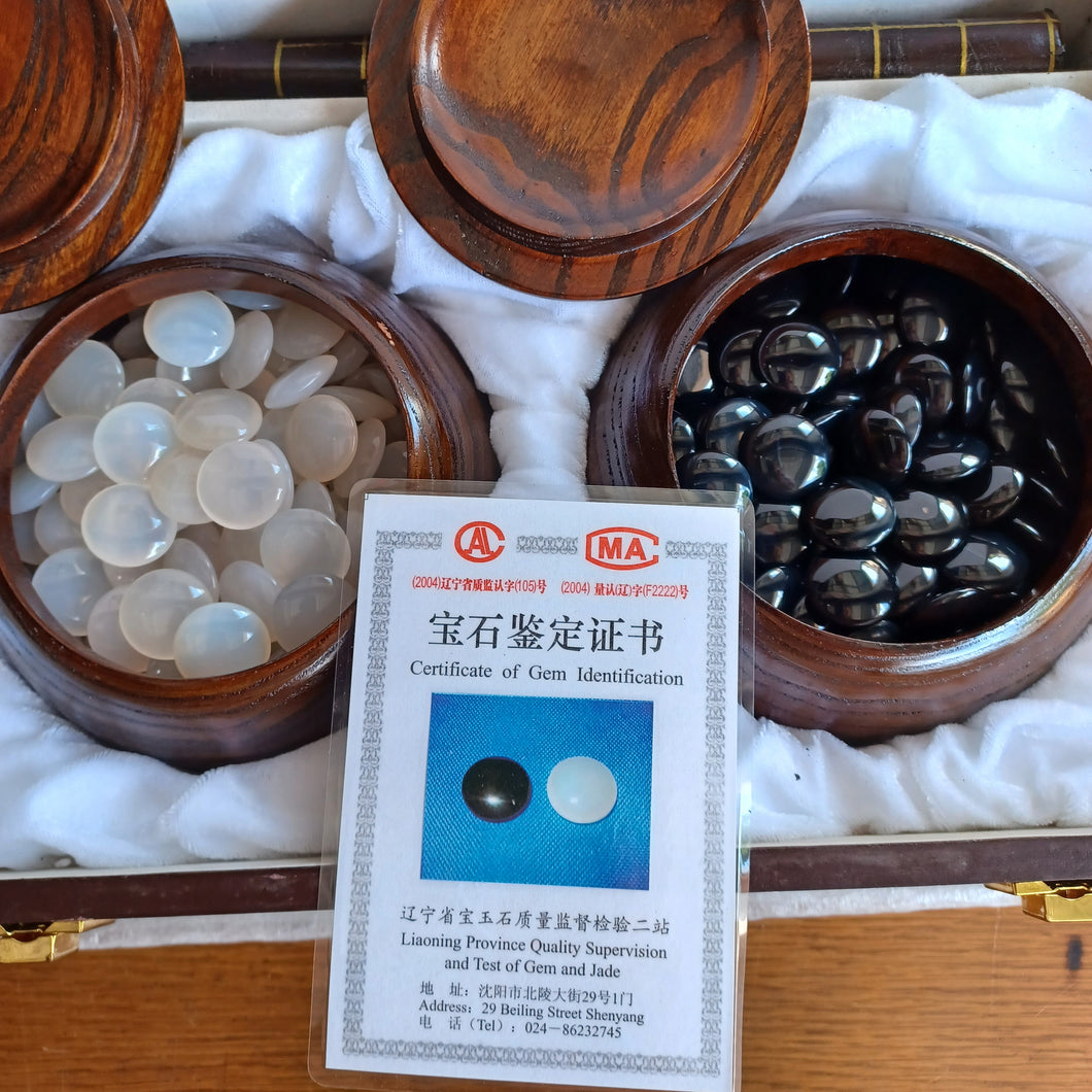 #C290 - Agate & Onyx Set - Wood Bowls - Size 30ish Bi-convex Go Stones - Case - Certificate