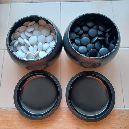 #C344 - Size 25 Go Stones (glass) and Go Bowls (resin) Set