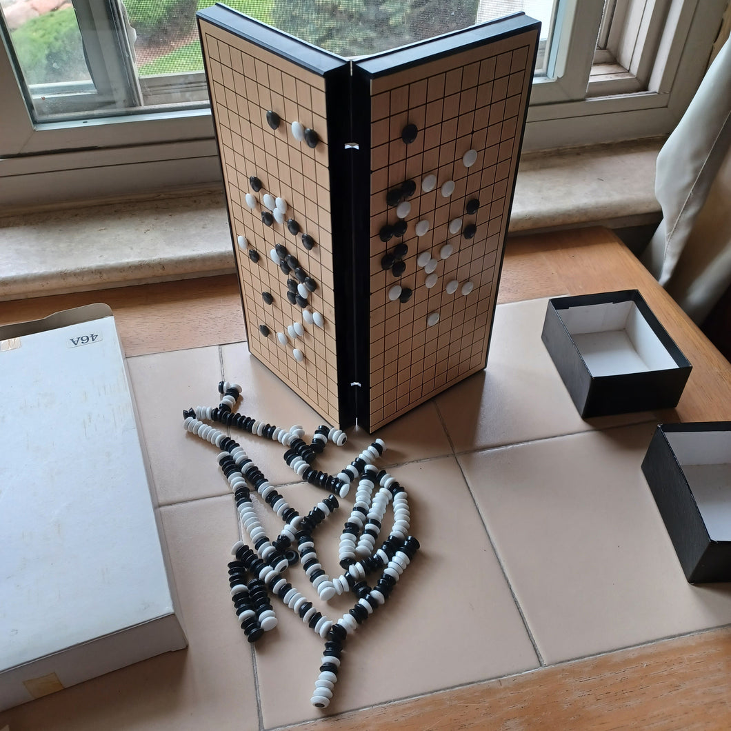 #C351 - Magnetic Baduk Set