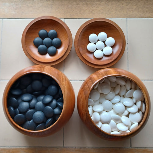 #C372 - Size 34 Go Stones (Slate and Clamshell) and Go Bowls (Mulberry / Keyaki) Set
