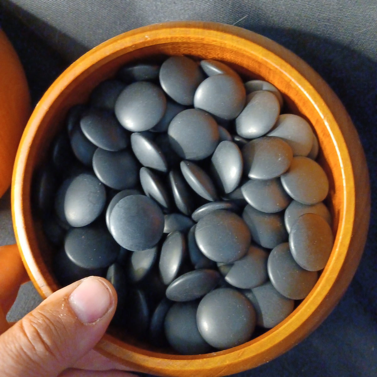 #C396 - Size 32 Go Stones (Slate & Shell) and Go Bowls (Pear) Set - Mo ...
