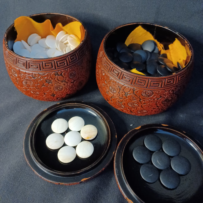 #C411 - Size 15 Go Stones (Japanese Slate and Clamshell) and Go Bowls (Lacquered) Set