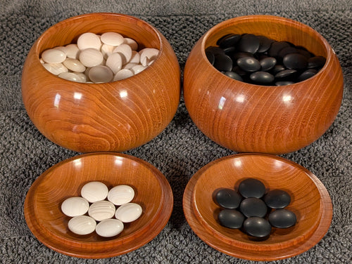 #C443 - Size 30 Slate and Shell Go Stones (Japanese) and Go Bowls (Keyaki) Set - Suwabute - Kaishi
