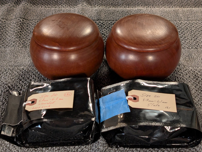 #C444 - Size 20 Slate and Shell Go Stones (Mexico) and Go Bowls Set (Quince)