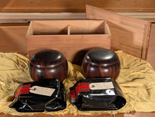 Load image into Gallery viewer, #C463 - Size 25 Go Stones (Slate &amp; Shell) and Go Bowls (Ebony) Set - Paulownia Box