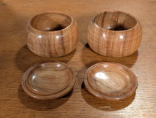Load image into Gallery viewer, #C467 - Size 31 Go Stones (Japanese Clamshell) and Go Bowls (Limba?) Set - Suwabute