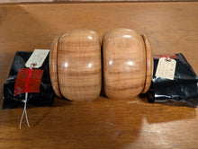 Load image into Gallery viewer, #C467 - Size 31 Go Stones (Japanese Clamshell) and Go Bowls (Limba?) Set - Suwabute