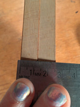 Load image into Gallery viewer, #C470 - Size 22 Go Stones (Japanese Clamshell) - Go Bowls (Mulberry) - Folding Board - Set