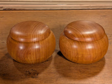 Загрузите изображение в средство просмотра галереи, #C473 - Size 33/34 Slate and Shell (snow) Go Stones and Go Bowls (Cherry) Set