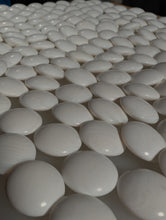 Загрузите изображение в средство просмотра галереи, #C473 - Size 33/34 Slate and Shell (snow) Go Stones and Go Bowls (Cherry) Set