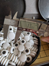 Load image into Gallery viewer, #C494 Magnetic Baduk Set and Travel Case