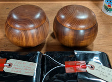 Загрузите изображение в средство просмотра галереи, #C497 - Size 36 Slate and Shell Go Stones (Japanese) and Go Bowls (Camphor) Set
