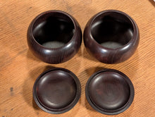 Load image into Gallery viewer, #C507 - Size 25 Slate and Shell Go Stones (Japanese) and Go Bowls (Keyaki) Set - Suwabute