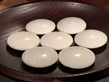 Load image into Gallery viewer, #C507 - Size 25 Slate and Shell Go Stones (Japanese) and Go Bowls (Keyaki) Set - Suwabute