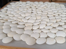 Load image into Gallery viewer, #C516 - Size 28 Go Stones (Slate &amp; Shell) and Go Bowls (Quince by Kaishi) Set