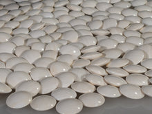 Загрузите изображение в средство просмотра галереи, #C532 - Size 32 Slate and Shell (suwabute) Go Stones and Go Bowls (heathered cherry) Set