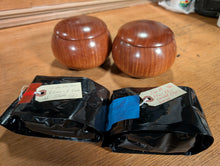 Загрузите изображение в средство просмотра галереи, #C533 - Size 28 Slate and Shell (suwabute) Go Stones and Go Bowls (Kaishi quince) Set