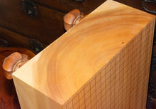 Загрузите изображение в средство просмотра галереи, #J4722399 - 17cm Floor Board - Cho Chikun Autograph - Katsura - Bonus Meijin Fan - Free Airmail Shipping