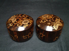 Load image into Gallery viewer, #J1698093 - Luxury Set - Kokutan bowls - Gold Lacquer - Paulownia Box - Free FedEx Shipping