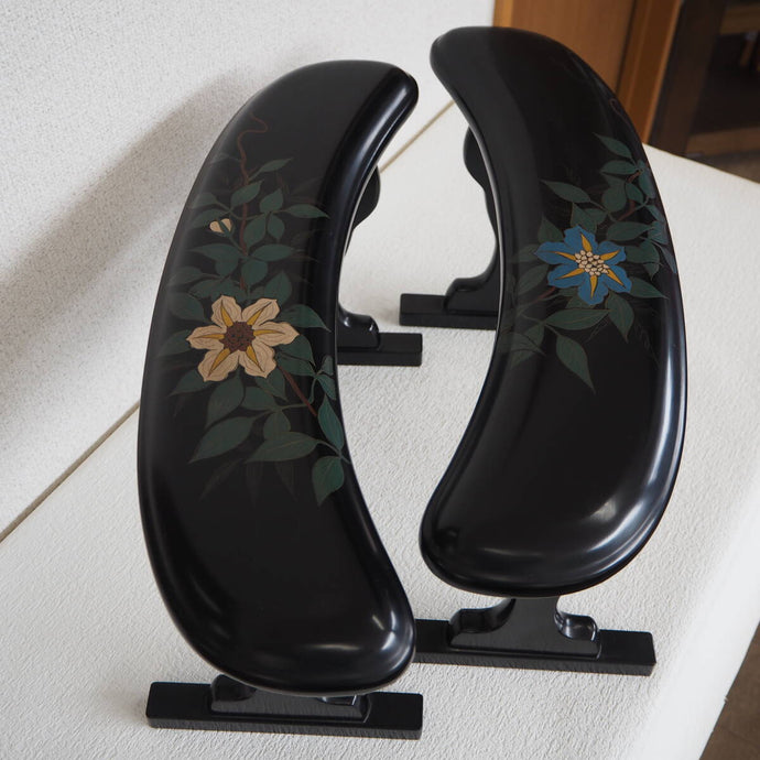 #J2187714 - Lacquered Armrests (2) for playing at a floor board - Black with Floral Design - Accessory