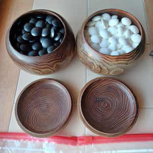 #C204 - Size 32/33 Slate and Shell Go Stones (Moon) and Go Bowls (Chestnut) Set