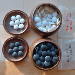 #C213 - Size 25 Go Stones (resin) and Go Bowls (chestnut) Set