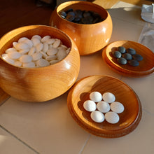 Load image into Gallery viewer, #C237 - Size 31/32 Slate and Shell Go Stones (snow) and Go Bowls (keyaki) Set